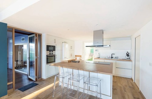 Kerlaz House | 250 m² House ∙ 5 bedrooms ∙ 10 guests