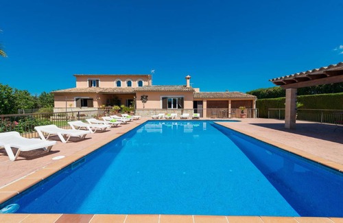 Es Garrovers Villa | 250 m² Villa ∙ 4 bedrooms ∙ 8 guests