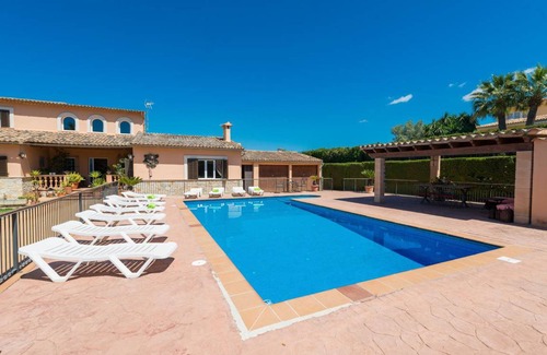 Es Garrovers Villa | 250 m² Villa ∙ 4 bedrooms ∙ 8 guests