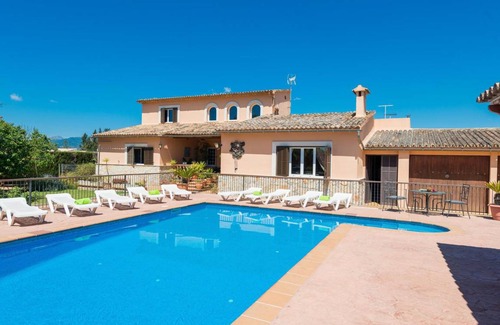 Es Garrovers Villa | 250 m² Villa ∙ 4 bedrooms ∙ 8 guests