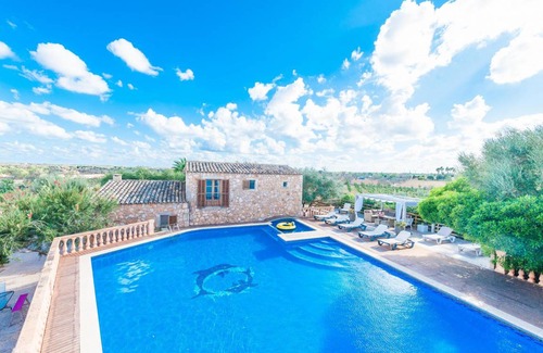 Es Llombards Villa | 250 m² Villa ∙ 6 bedrooms ∙ 10 guests