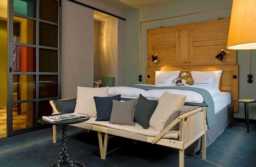 Altstadt Hotel | 25hours Hotel Altes Hafenamt