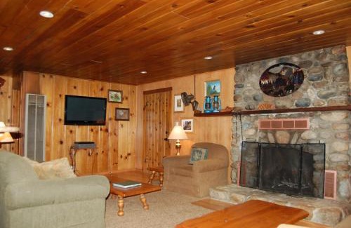 North Wawona House | 26 Deer Den