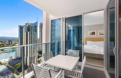 Surfers Paradise Apartment | 26 levels above Hilton hotel - 2 bedrooms