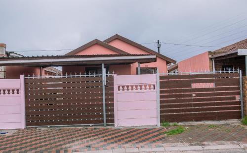Trawal House | 26 on Balfour Crescent