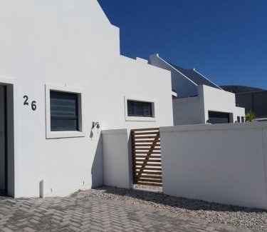 Sandbaai House | 26 Sandy Cove