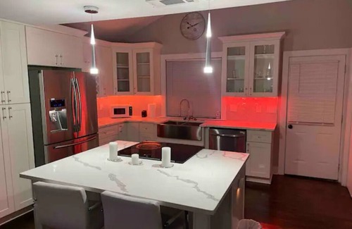 Collier Heights House | 2686- The Lions Den!(420)