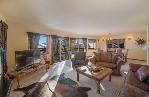 Hailey House | 269 m² House ∙ 3 bedrooms ∙ 6 guests