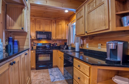 Rangeley House | 27 Depot - Adorable 2 bedroom, 2 bath cottage close to the village