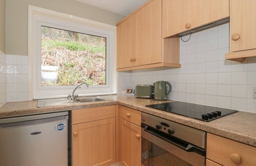 Bridport Cottage | 27 FERNHILL HEIGHTS, romantic, with a garden in Charmouth