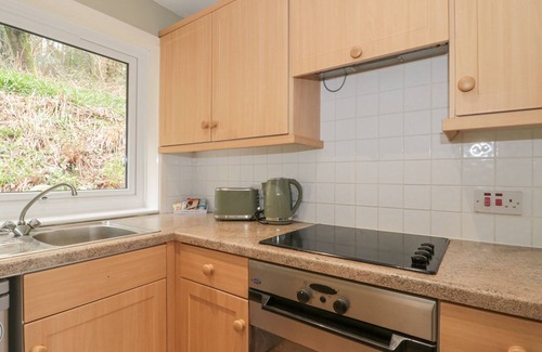 Bridport Cottage | 27 FERNHILL HEIGHTS, romantic, with a garden in Charmouth