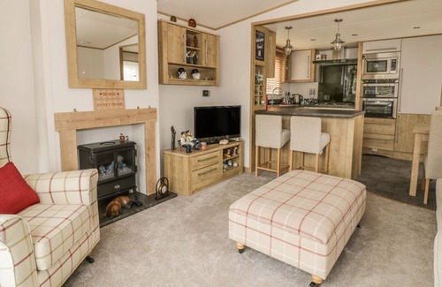 Haveringland Cottage | 27 LAKE VIEW, pet friendly in Cawston