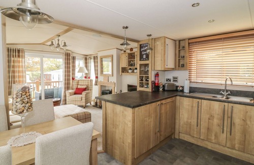 Haveringland Cottage | 27 LAKE VIEW, pet friendly in Cawston