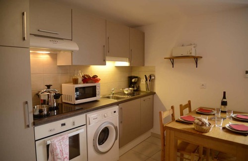 Albaret-le-Comtal House | 27 m² Gîte ∙ 1 bedroom ∙ 2 guests