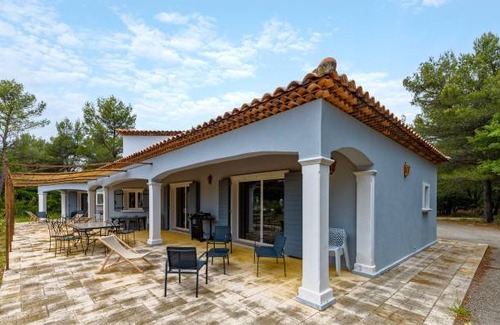 Signes House | 270 m² House ∙ 6 bedrooms ∙ 11 guests