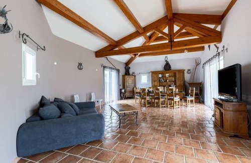 Signes House | 270 m² House ∙ 6 bedrooms ∙ 11 guests