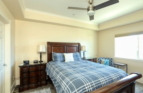 Downtown House | 271 Wadsworth 2 Bedroom Townhouse by RedAwning