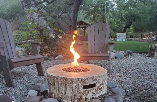 El Cajon House | 275B Charming Getaway with Hot tub