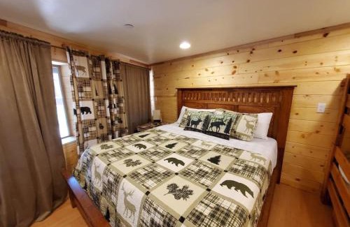 El Cajon House | 275B Charming Getaway with Hot tub