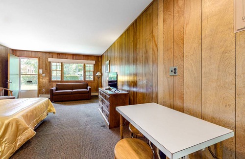 Alton Bay Hotel | 28 m² Hotel ∙ 4 guests
