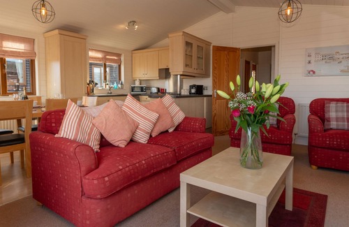 Mullacott Cabin | 28 Ocean Terrace Lodge - 3 Bed-Sleeps 6-TJS28OT