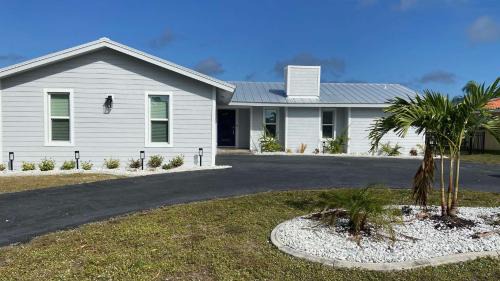 Punta Gorda House | 280 Belvedere