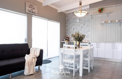 Shelley Point House | * 281 Golden Mile Boulevard