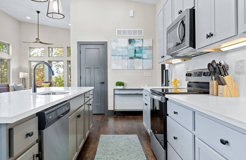 Innsbrook House | 2837 Idlewood Treehouse by Sarah Bernard Vacation Rentals