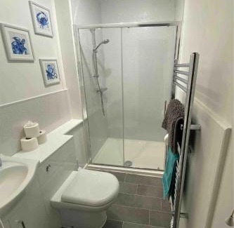 Glastonbury Apartment | 28A Benedict Street