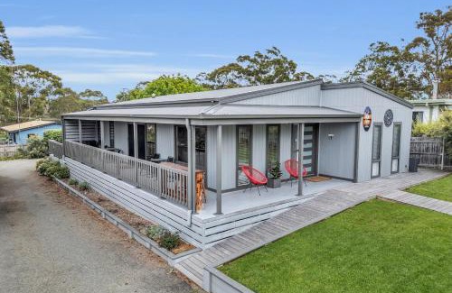 Mallacoota House | 29 Mirrabooka Road, Mallacoota - Eagle View House