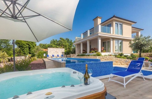 Milovcici Villa | 290 m² Villa ∙ 4 bedrooms ∙ 10 guests