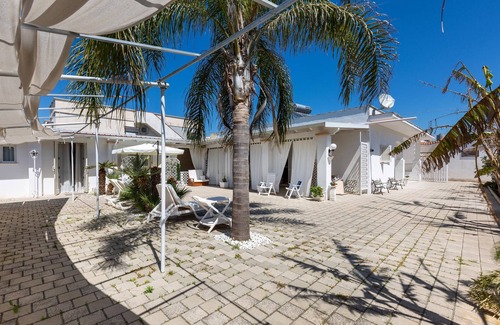 San Pietro in Bevagna House | 2933 Villetta Patrizia - Monolocale by Barbarhouse