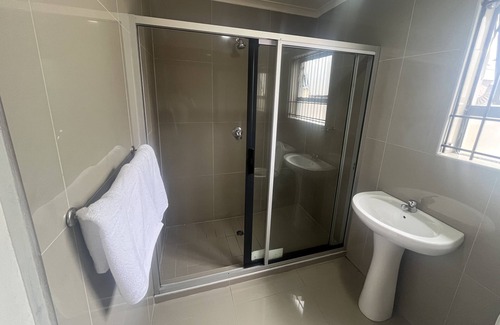 Lombardy East Apartment | 295 WELLINGTON