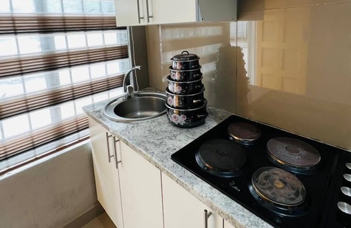 Lombardy East Apartment | 295 WELLINGTON