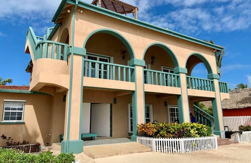 San Pedro House | 297 m² House ∙ 5 bedrooms ∙ 10 guests