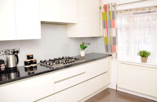 Stanwell House | 29EW-11 Dreams Unlimited Serviced Accommodation- HeathrowStanwell