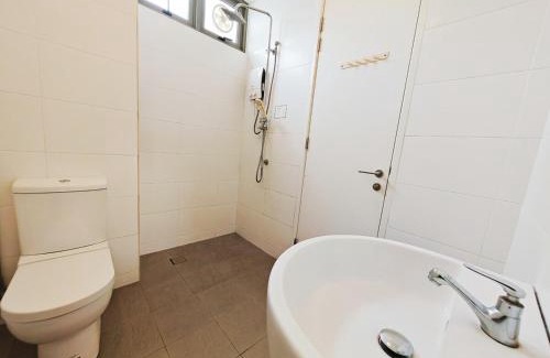 Gelugor House | 2a豪华三层排屋6房6浴室家庭聚会结婚生日USM槟威大桥SPICE会展中心乔治市