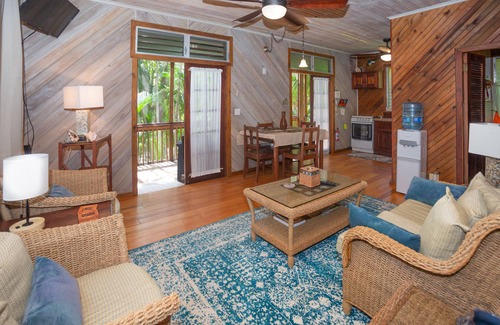 Antoneys Cay House | 2B/1B Cabana AC and steps to the beach! With sparkling pool & Starlink Wifi