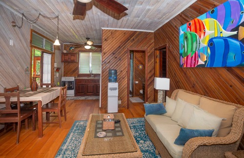 Antoneys Cay House | 2B/1B Cabana AC and steps to the beach! With sparkling pool & Starlink Wifi