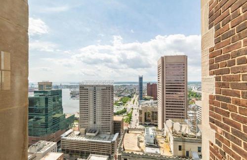 Downtown Baltimore Apartment | 2B 2BA Distinguished Apartment Rooftop Pool & Gym