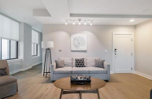 Downtown Baltimore Apartment | 2B 2BA Distinguished Apartment Rooftop Pool & Gym