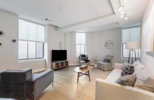 Downtown Baltimore Apartment | 2B 2BA Distinguished Apartment Rooftop Pool & Gym