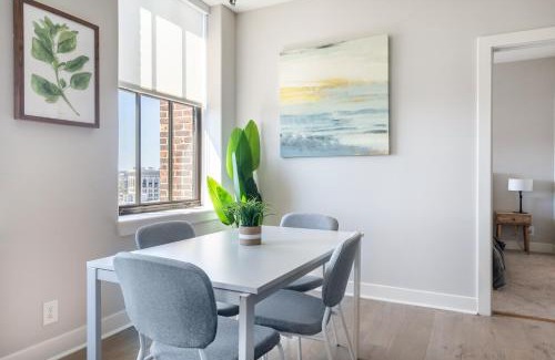 Downtown Baltimore Apartment | 2B 2BA Luxury Downtown Suite Rooftop Deck & Gym