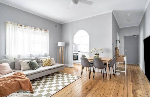 Bondi Beach Apartment | 2B Beach Escape @ 89 Roscoe
