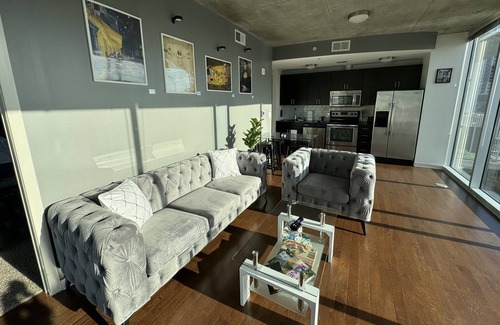 Midtown Apartment | 2B Midtown condo including a King Bed w/ View Free Parking