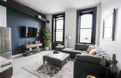 Downtown Historic District Apartment | 2B Stay at the Heart of Easton!