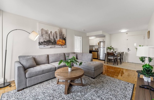 Longwood Apartment | 2bd/1.5ba Next to BU 7110