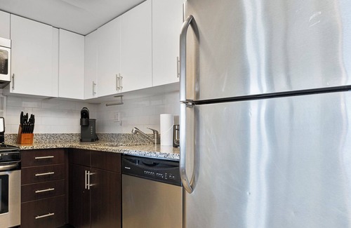 Longwood Apartment | 2bd/1.5ba Next to BU 7110