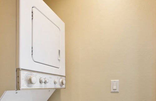 Jackson House | 2BD/2BA Modern Ski Condo, Walking Distance Downtown Jackson