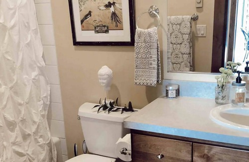 Jackson House | 2BD/2BA Modern Ski Condo, Walking Distance Downtown Jackson